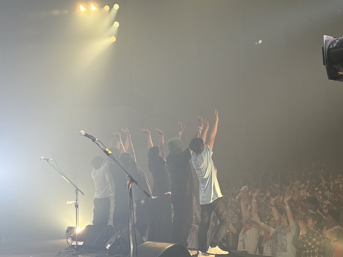DUTTCH_POKET's tweet photo. 高橋優 15th ANNIVERSARY SPECIAL LIVE TOUR 2025-2026「自由たる覚悟、然として奏ず」
16 本目 佐賀・鳥栖市民文化会館
ありがとうございました。

燃え尽きた夜になりました🤘
イカしてたぜ佐賀！

#高橋優
#自優悟奏 https://t.co/d5TdAGpeIt