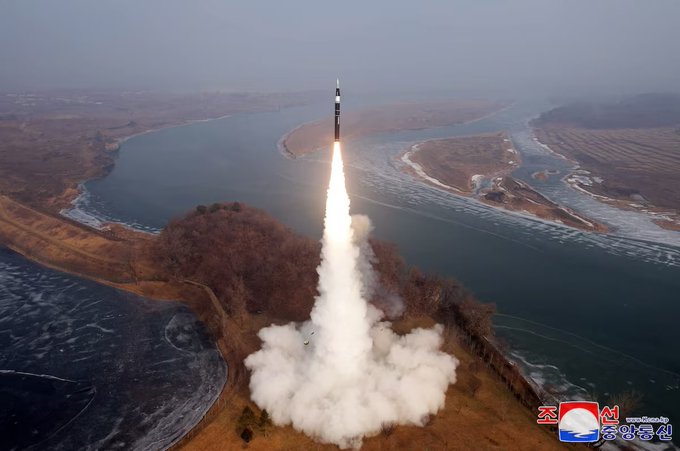 KCTV_Press's tweet image. 🚨​#Reuters: South Korea and Japan said that North Korea fired several intercontinental ballistic missiles (ICBMs) toward the sea off its east coast, in the latest in a series of launches by Pyongyang as it seeks to accelerate efforts to bolster its military capabilities.🚀