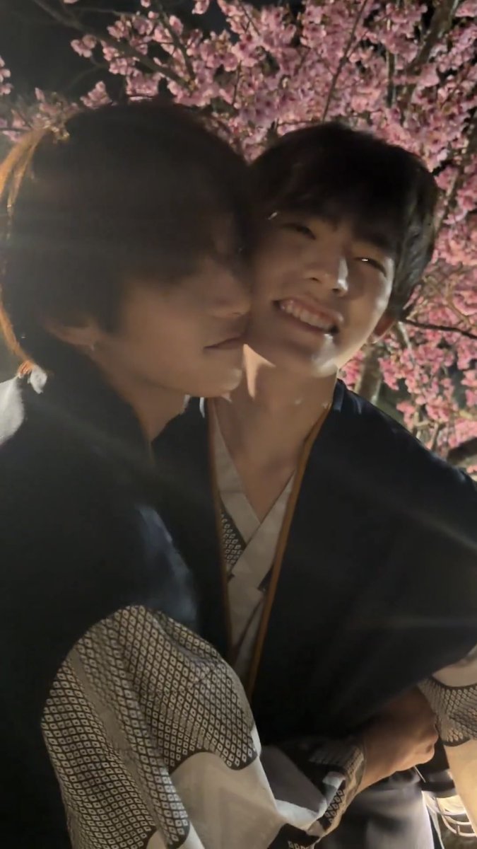 nongred🫕* tweet media