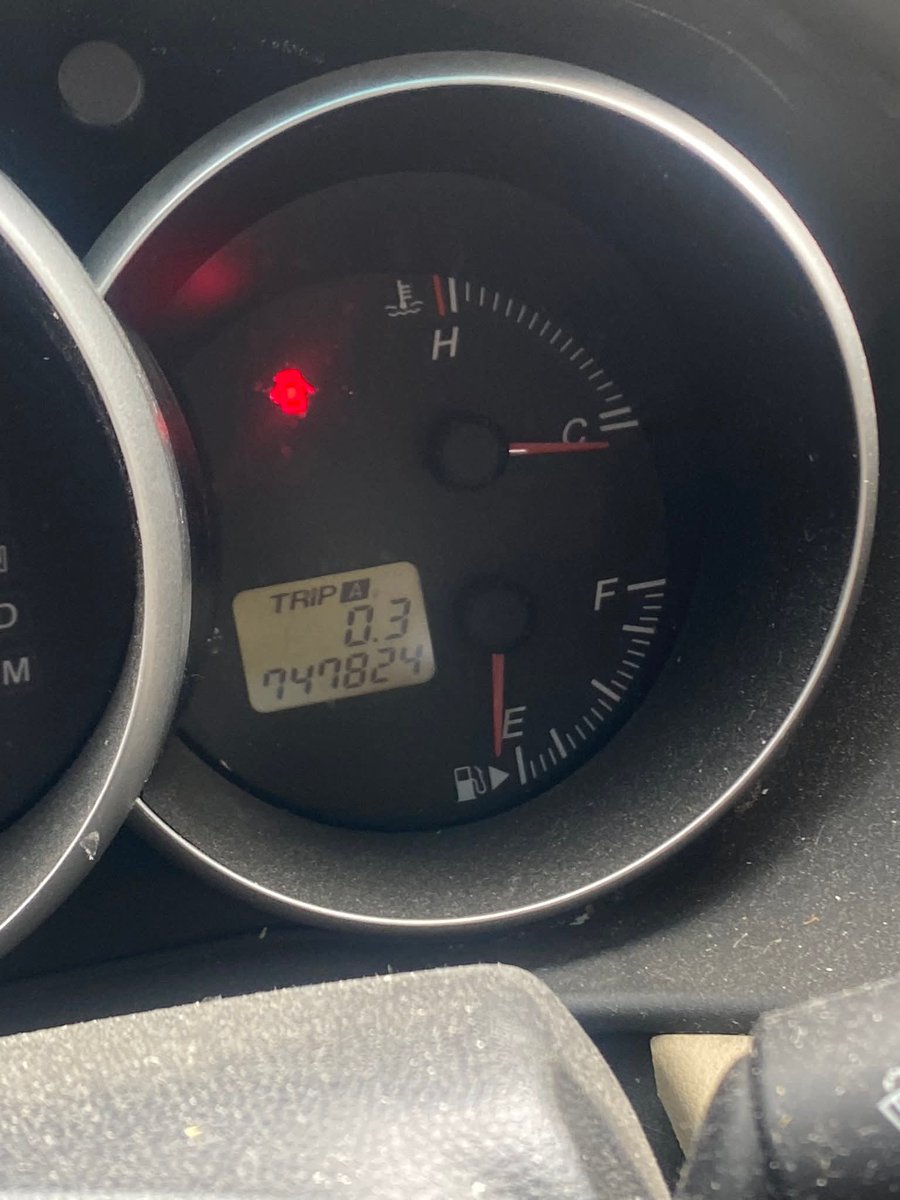 Mileage_impo's tweet image. 2006 Mazda 3 2.0L with 747,824 miles (1,203,506 km) on the clock. 

One owner since new.

Original engine and transmission.

The owner is driving for 140 miles (225 km) daily. 

It looks like rust is winning.
