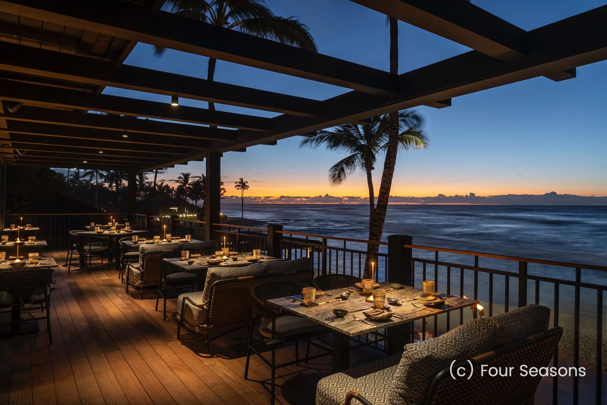SixStarHotels's tweet image. Discover paradise at the Four Seasons Resort Hualalai, where luxury meets the breathtaking beauty of Hawaii's Kona-Kohala Coast. This stunning resort offers world-class amenities, including pristine white-sand beaches, exquisite dining experiences, and .. #LuxuryTravel #Hawaii