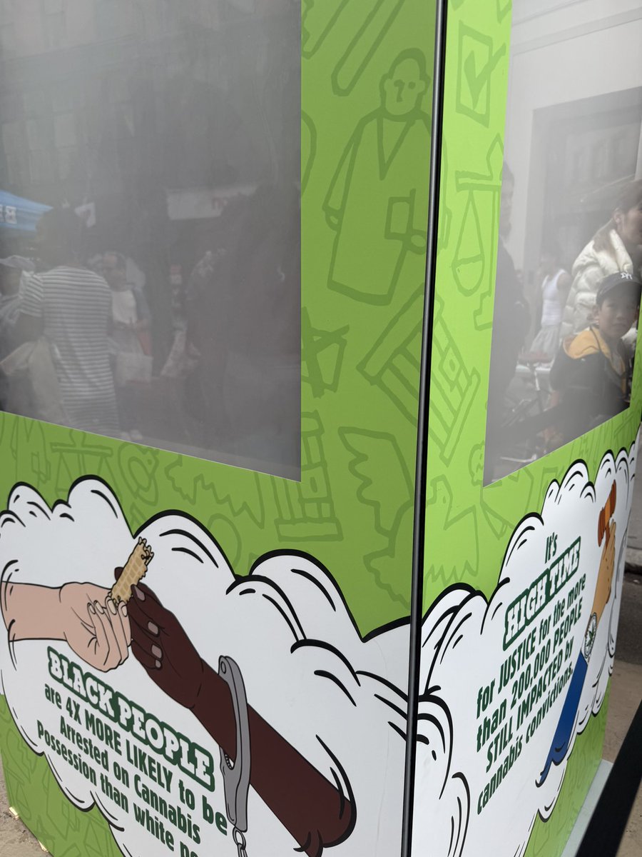 CapeFloy's tweet image. Martha Stewart sits waiting on a couch she picked in Floy’s apartment petting her Diego Rivera when she gets back from warm water physical therapy any second now. 
And, that’s never going to happen because the toddler on the fridge is with Geojj. 
#Jeffrey #monster #help