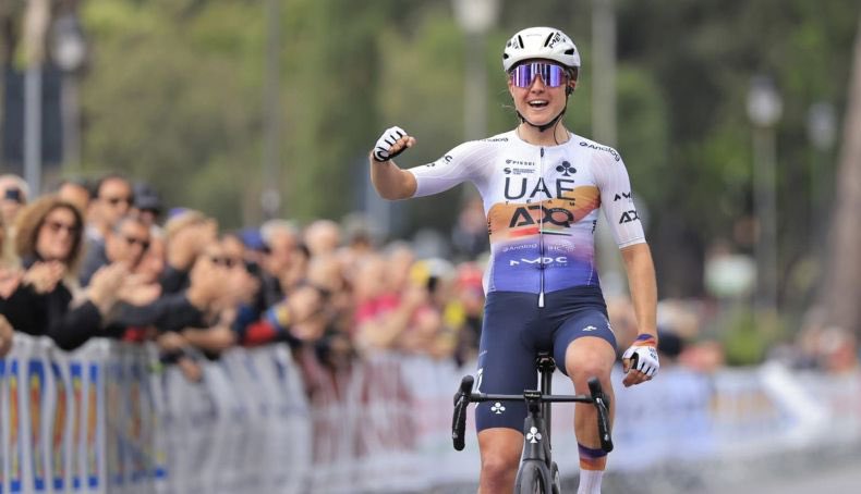 Adrián Llopis tweet media