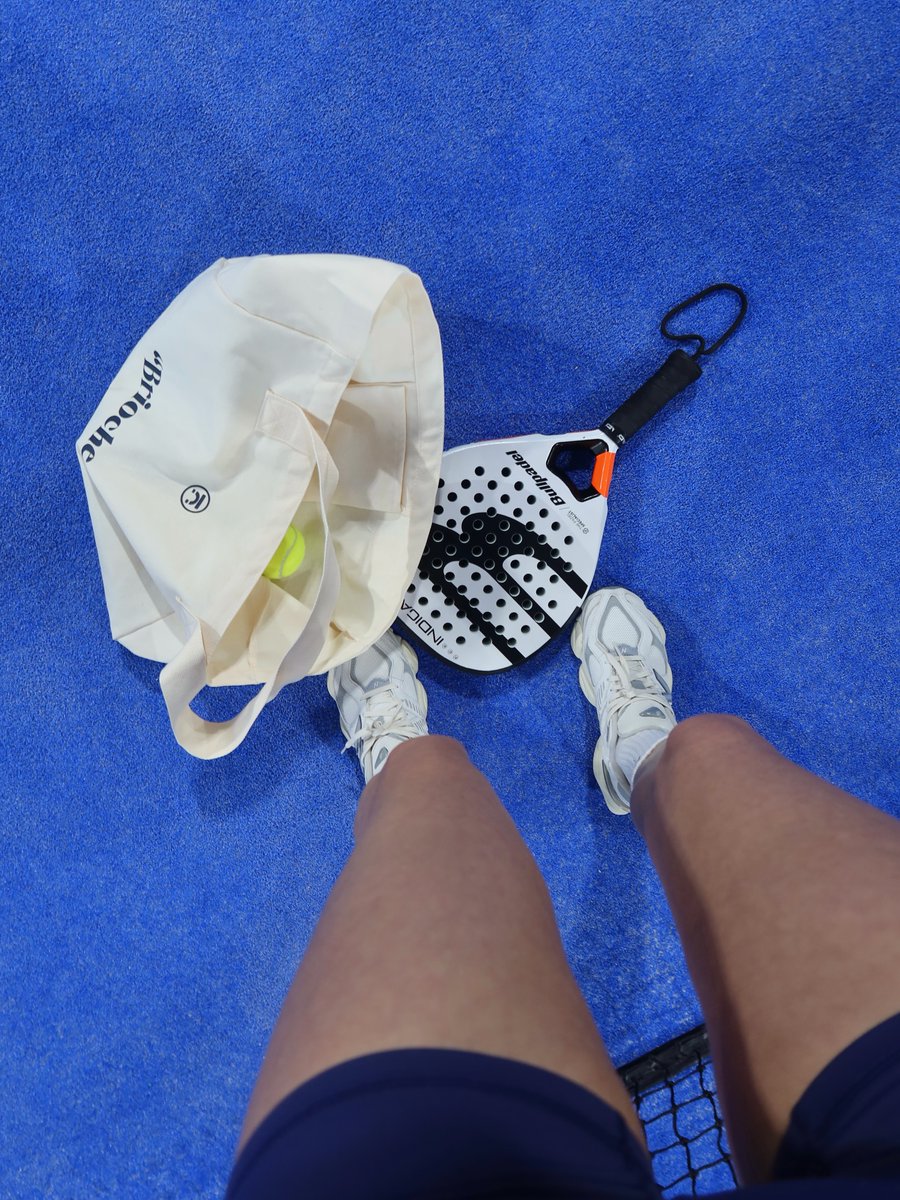 Winnie0828Q's tweet image. Feeling strong and empowered on the court today! 💪✨ Nothing beats the rush of a good rally. Here’s to new challenges and making every moment count! 🌟 #TennisLife  #StayActive  #Empowerment