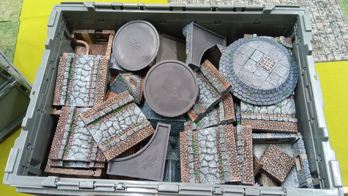 miyakami_00's tweet image. ↑これをこねこねすると
↓これが組める。
(°ω°)b #dwarvenforge trick
#dnd #テレイン #ダンドラ