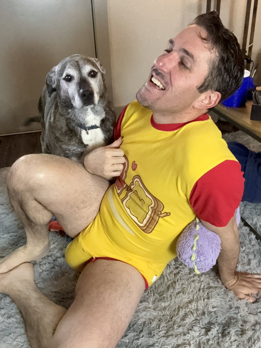 TheDiaperDynamo's tweet photo. Gots ta start soggy Sundays rights. 

Sipping sippy cups in a snug onesie getting puppy kisses…🫠❤️

No big dum dum adults to stop mes from toubles he he 😈😈 https://t.co/ECXbJKTAYZ