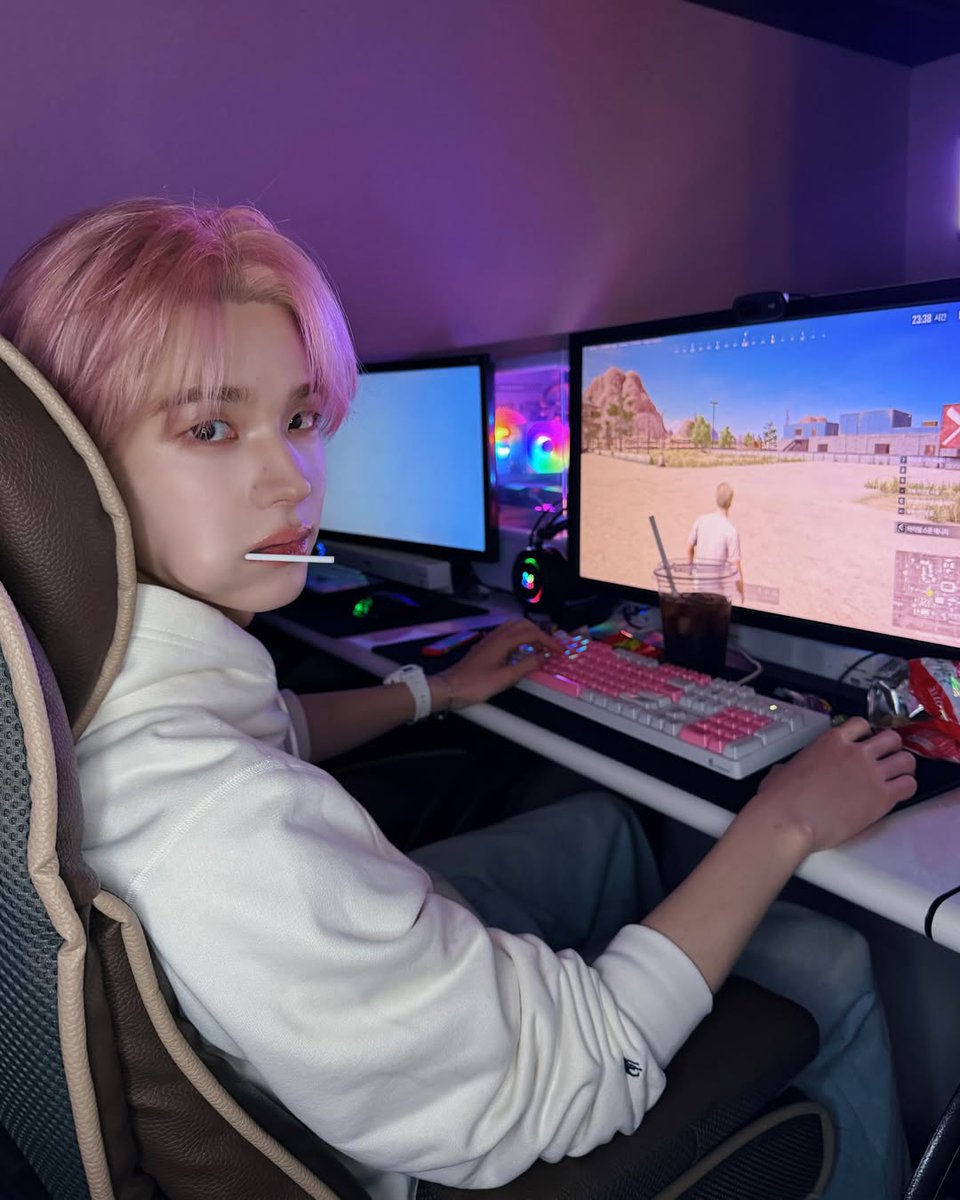 TWS_INTL's tweet image. [INSTAGRAM] 260419

TWS #SHINYU Instagram Update
🎧 KATSEYE - Gameboy

"Let's settle this for real. No cheating. Skrr"

#신유 #TWS #투어스 #247WithUs @TWS_PLEDIS