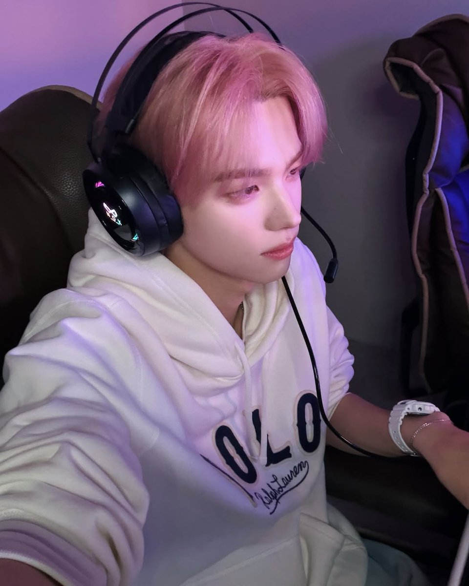 TWS_INTL's tweet image. [INSTAGRAM] 260419

TWS #SHINYU Instagram Update
🎧 KATSEYE - Gameboy

"Let's settle this for real. No cheating. Skrr"

#신유 #TWS #투어스 #247WithUs @TWS_PLEDIS