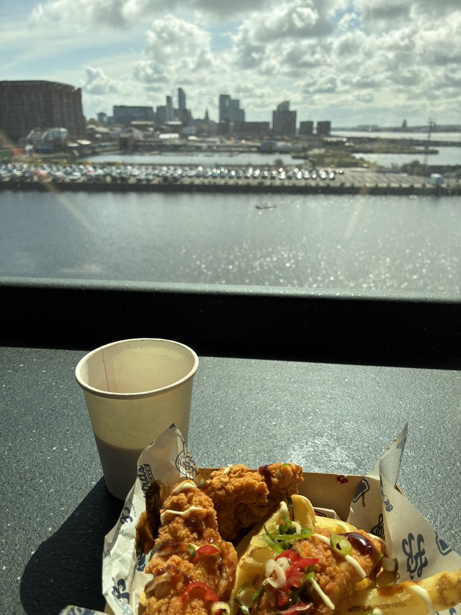 siobhanefc's tweet photo. Top tier pre derby scran and view COYB 💙 https://t.co/pmAmKiCAU2