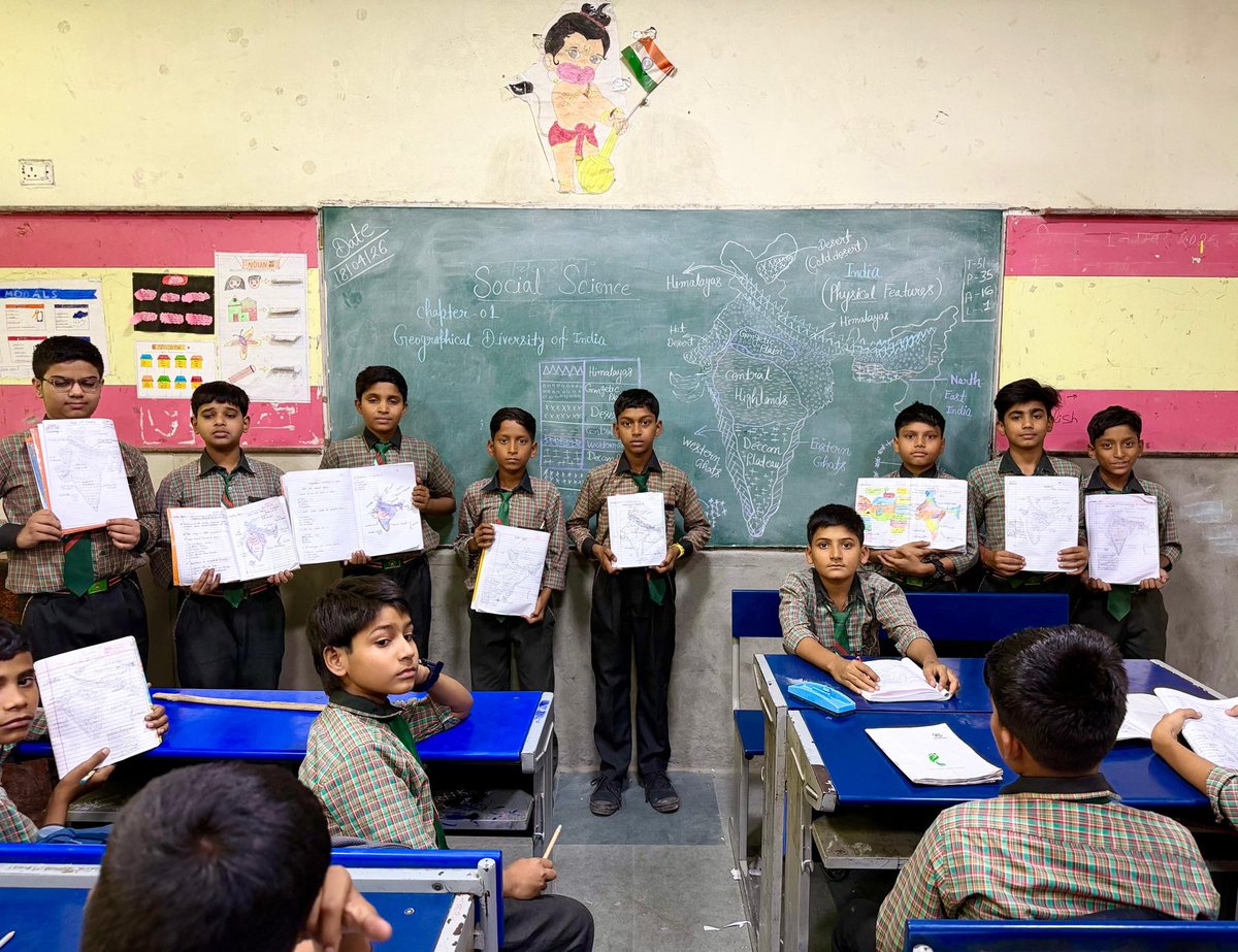 RahulDev5's tweet image. Chalk dust &amp;amp; passion 
Living what I love,teaching what I live.
#teaching #socialscience 
@AlokMishra1206 @BHAWNA_1901
@JajoriaNeetu @IamCJha @rgargmansa @minhajalamkhan1
@Ruchi08441846 @kanhameena1981
@HarshBBhardwaj @logontosantosh
@Rakesh_MTDoe @DEEPAKKUMARlAM