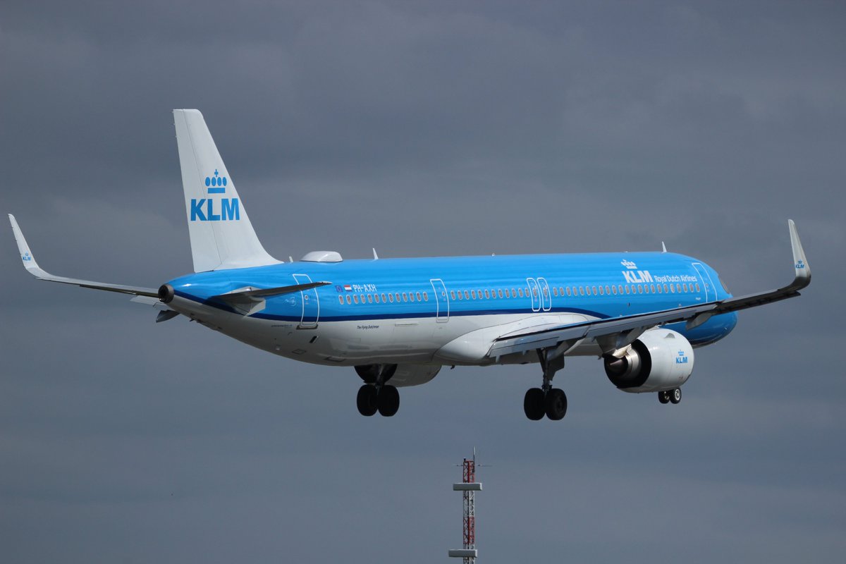 HansieeeeFR's tweet image. Gister dagje op @Schiphol geweest. Weer hele aardige platen gemaakt! 💪Dat heathaze blijft wel ruk waardoor ik aardig wat foto's heb die wazig of helemaal mislukt zijn. Dit is een kleine impressie van gister. @KLM  @qatarairways @CSAIRGlobal #hobby #airplanes #pictures #ams