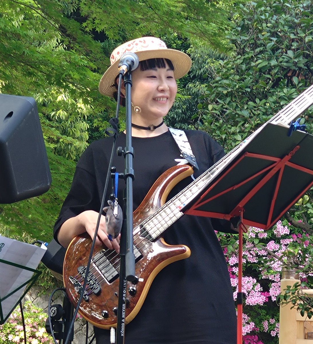 御開帳中日法要雅楽・ウクレレ奉納演奏@薬王山塩谷寺
とても親しみやすい感じのお寺でのイベント
お三方の演奏はお寺という場所でも普段と変わらない楽しいものでした
馬頭観音様なので馬に関する曲で『ペガサス幻想』
これを選曲する所も良いなあ笑
#ウクレレスイッチトリオ