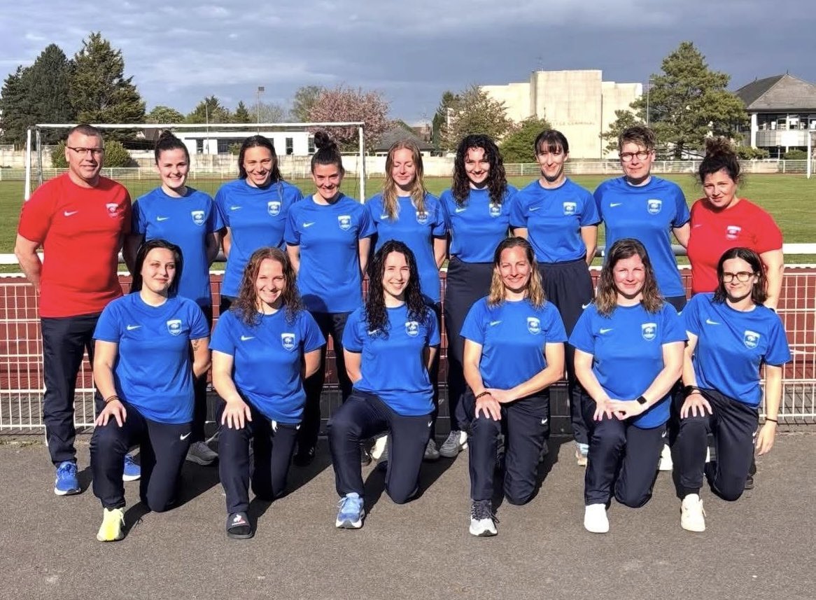 udsp53's tweet photo. Bravo à l’équipe féminine de football des Sapeurs-Pompiers de la Mayenne pour leur 1er championnat de France avec une 14eme place sur 22 équipes 👏👏👏 @sdis53 @olivierrichefou @Prefet53 https://t.co/UqvLG8qtIh
