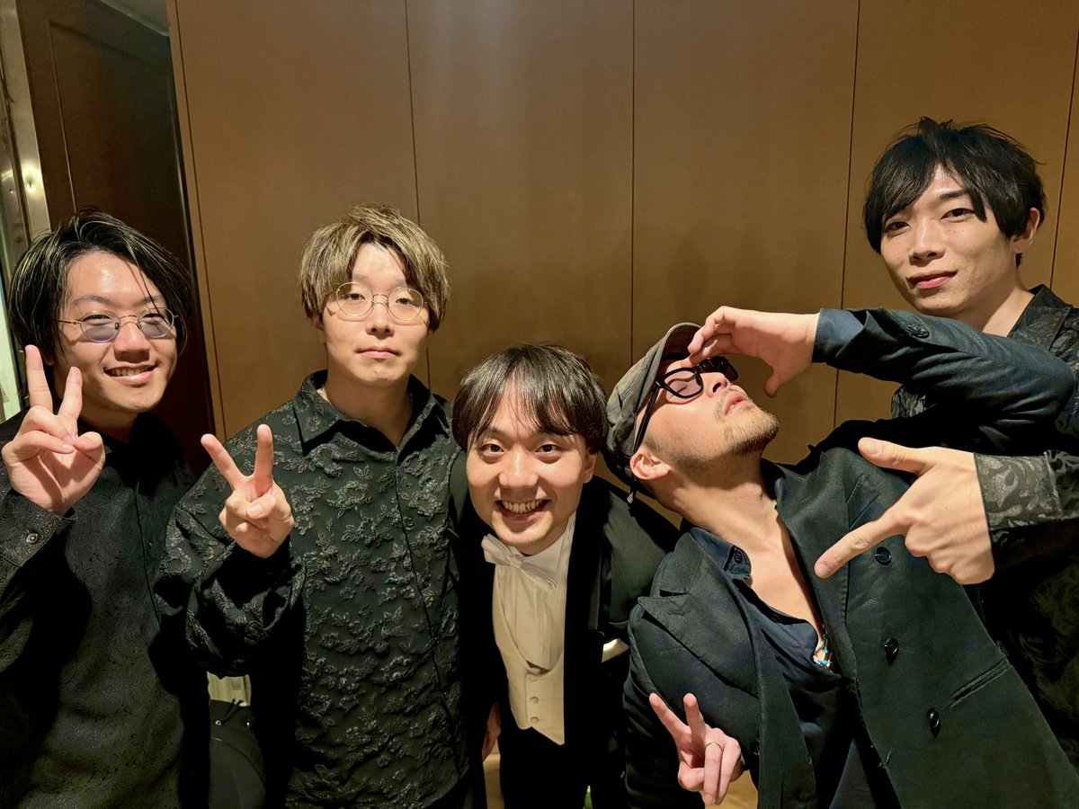 Ryo_KAWASAKI_Ba's tweet photo. 30th Anniversary Persona Symphonic Concert
2日間の京都公演でした！

楽曲がカッコ良すぎて、毎回ヘトヘトになるくらい全力で楽しんでますよん💪

次も楽しみ😋

#P30th #P30thオーケストラ #ペルソナ https://t.co/zG0pdhwA77