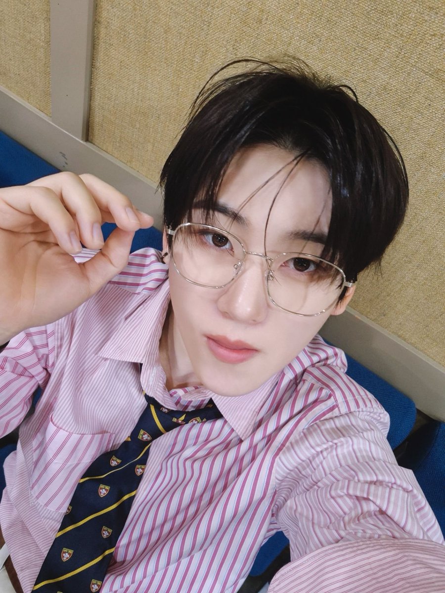 LOMLLLLLLLLLLL guysr aku cinta mati bgt sama kyehoon sumpah demi apapun dialah bentuk cintaku bentuk teman hidupku ☹☹☹☹☹☹☹☹❤❤❤❤❤❤