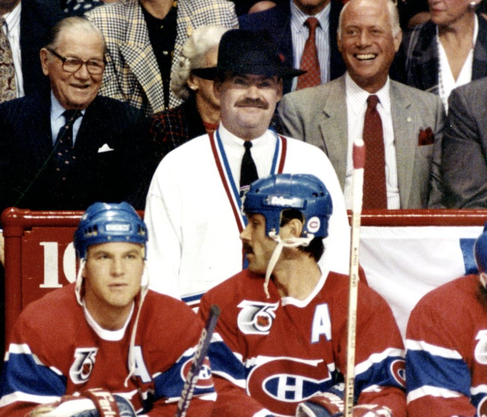 StuCowan1's tweet image. THIS DATE IN #HABS HISTORY
April 19, 1989: Pat Burns became second coach in NHL history to win his first six playoff games when Bobby Smith scored in OT at Forum for 3-2 win over Boston Bruins in Game 2 of Adams Division final, which Habs would win in five games. Gazette photo.