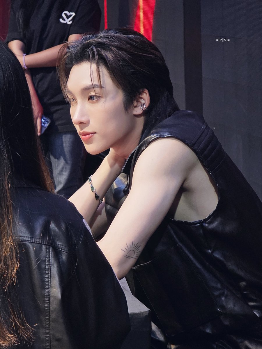 🥹🤏

S2 ALBUM OVERHEAT FANSIGN 
#S2_OverheatFansign
#S2TheSunset #Horizone