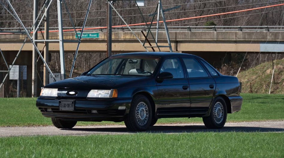 Mecum Auctions tweet media