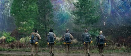 Mareeswj's tweet image. it is rare to see an all female cast as powerful as the one in #annihilation 

they are all broken in some way as they choose to set out on a explicit mission of self-destruction 

tldrmoviereviews.com/2018/03/15/mov…