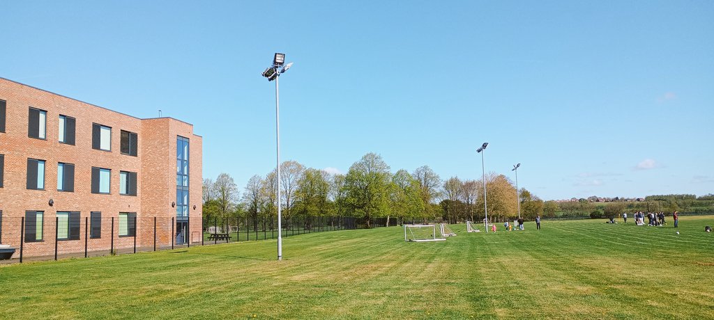 smilerhopper's tweet image. #Groundhopping #Notts at the Sam smith SC @NewarkAcademyUK shared with Warriors fc @NottsSeniorLge dev for @AFCNewark (4th) v @WalesbyFC (5th) in the @NewarkAlliance_ premier KO 1027 Game number 265 with JP #newgroundalert #triplegameday 1/3 ☀️😎 #sundayleague floodlit pitch &amp;amp; AC