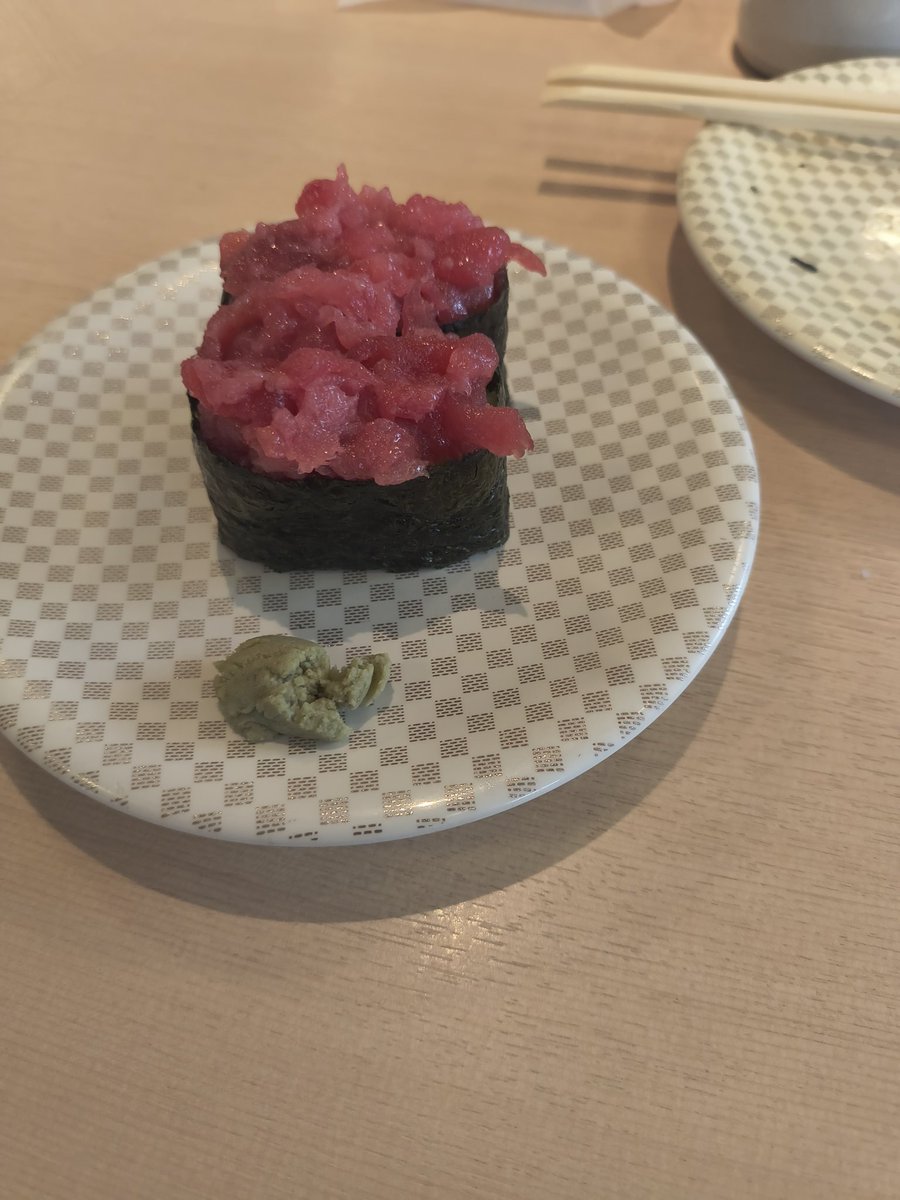 トモ tweet media