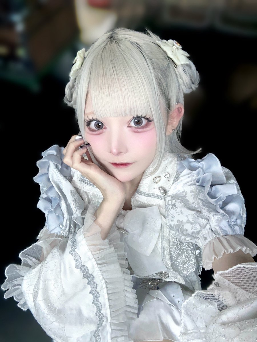 眠依ねるね tweet media