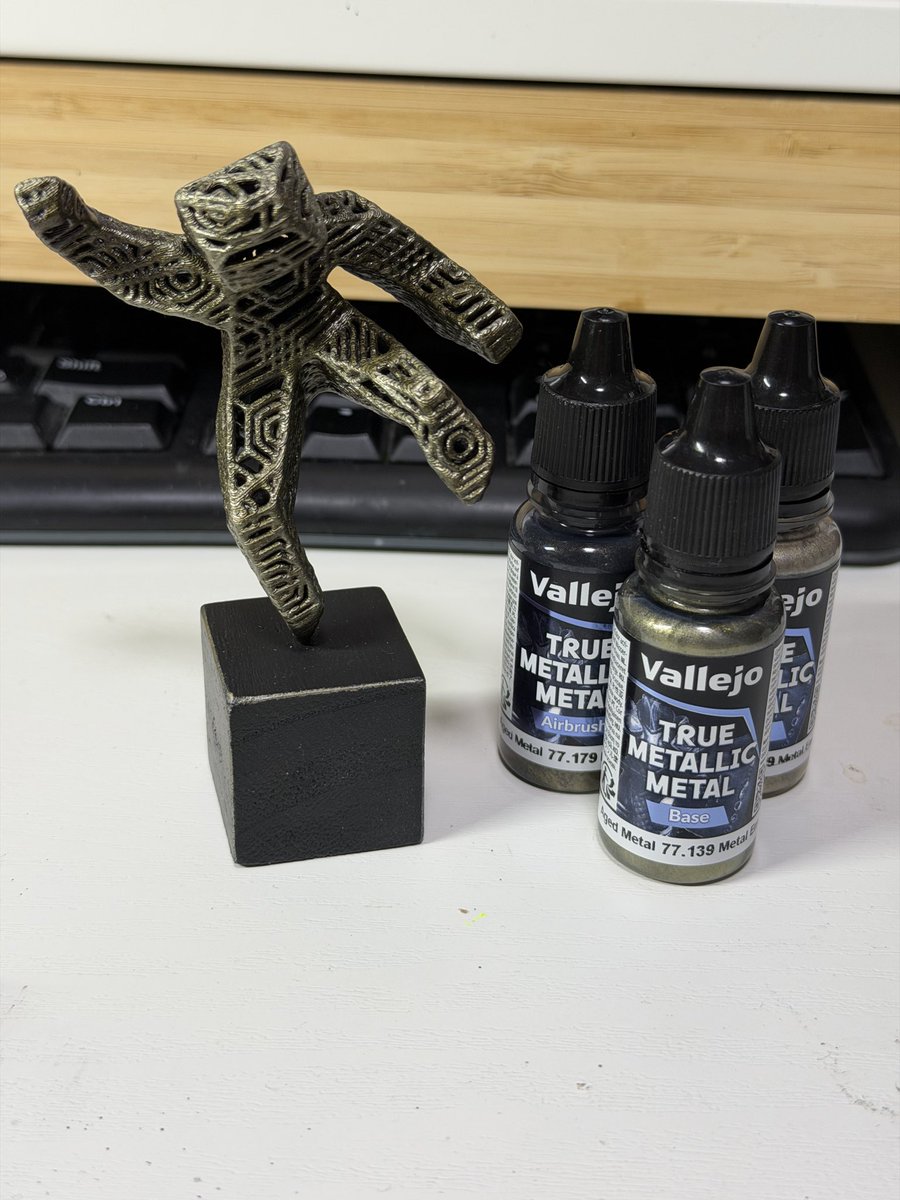 asajiy's tweet image. あの映画のあれ。
ファレホのTMM AgedGoldで塗りました。
#PHM
#Vallejo