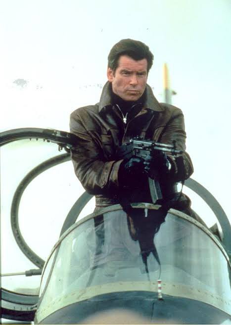 「007/ファイヤーフォックス」😉

むしろ、ボンドが盗んでもよかった😆

#007のタイトルとして使われてそうな映画タイトル