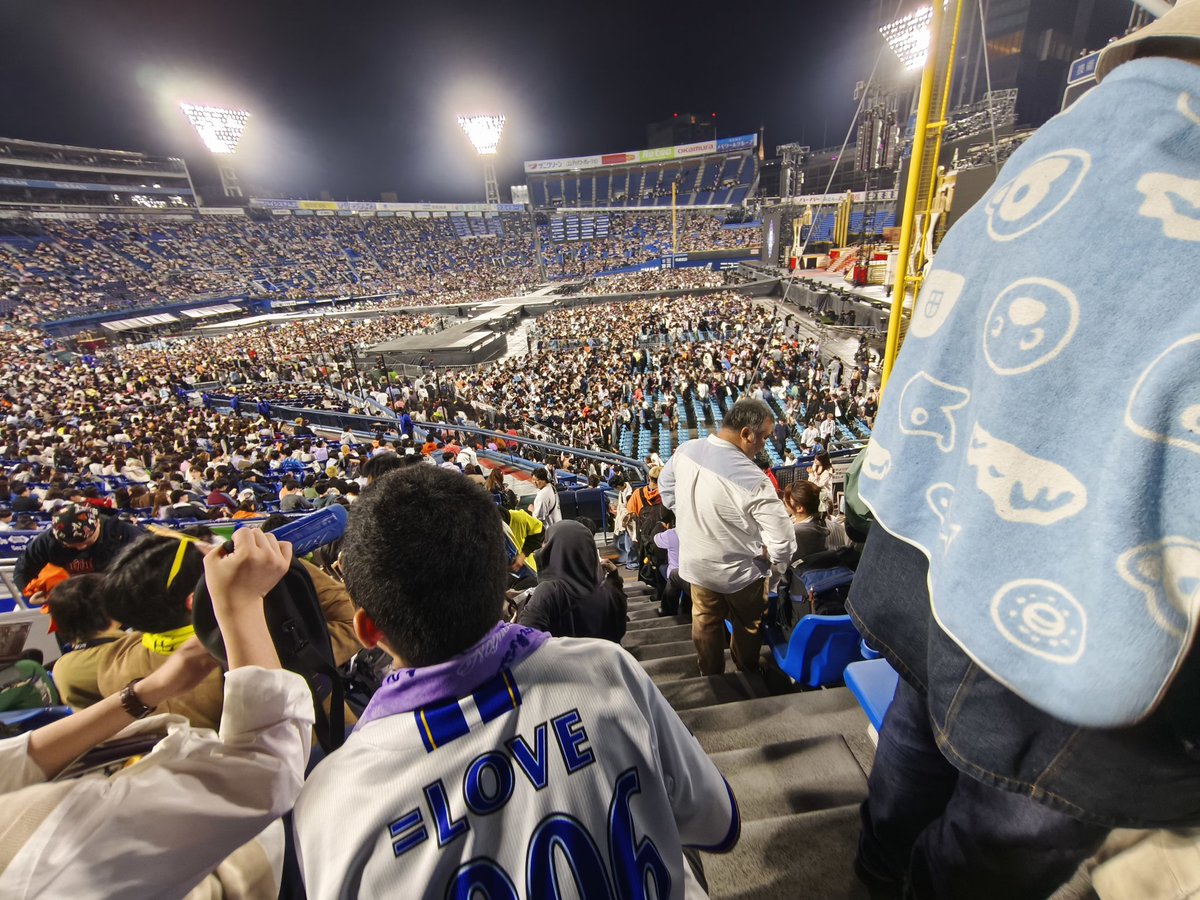 どじん tweet media