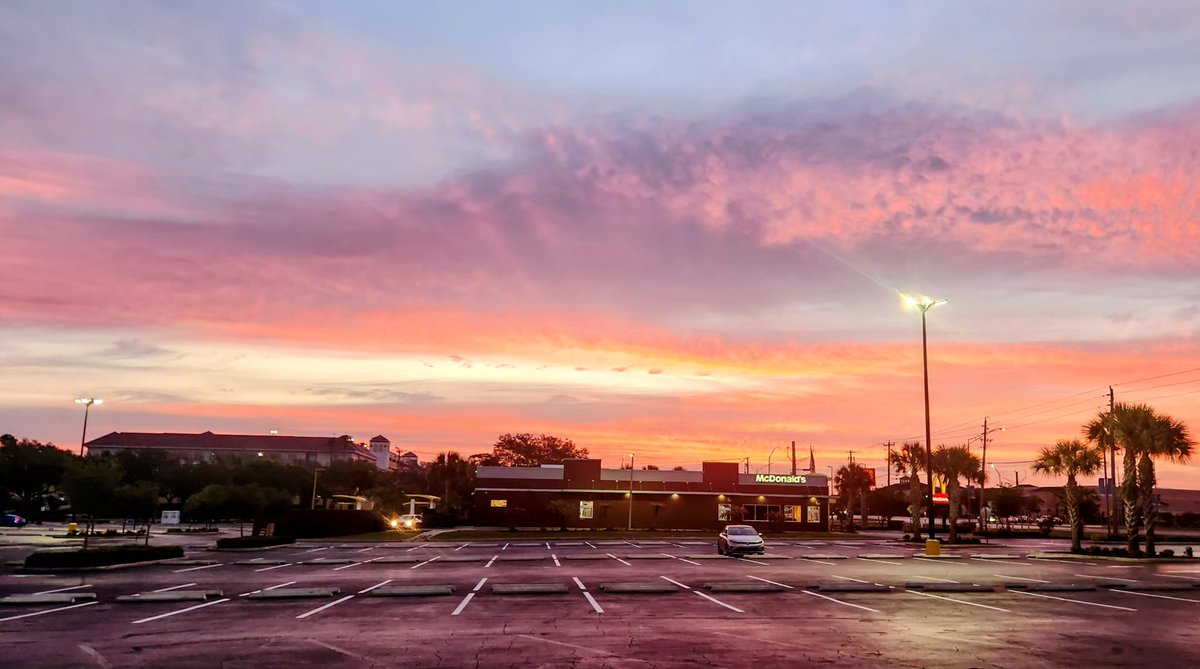 CharlesGuarria's tweet image. Beautiful morning sky.
#Daytona #Florida