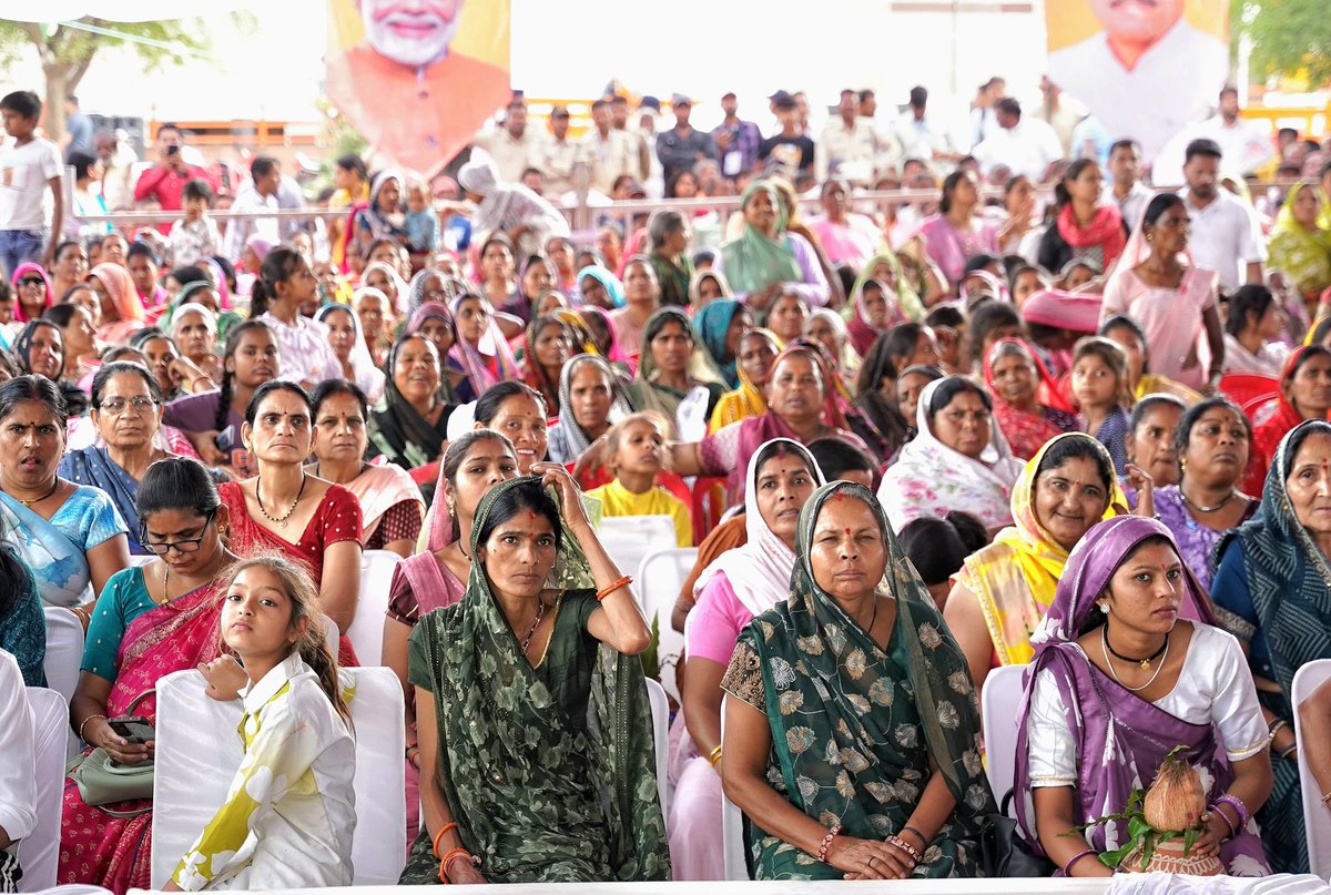 भगवान श्री परशुराम जी की जयंती पर आज उनकी जन्मस्थली जानापाव पहुँचकर दर्शन कर सभी के कल्‍याण की कामना की। इस अवसर पर आयोजित कार्यक्रम में विचार साझा किए।

भगवान श्री परशुराम जी का जीवन आस्था, परंपरा और सनातन संस्कृति का गौरव है। हमारी सरकार उनके दिव्य स्थान को ₹17.50 करोड़ की