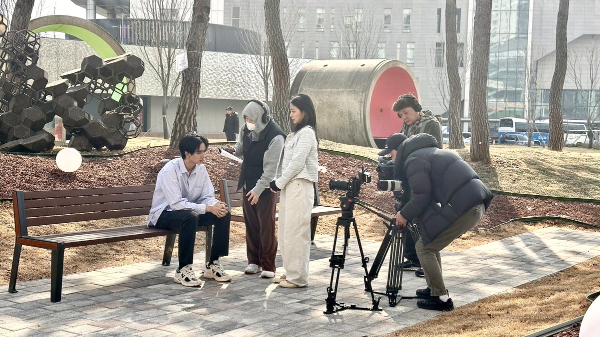 mayurlnxy193297's tweet image. รอชมผลงาน คนเก่งของโอเชี่ยนค่าา~🌊🫶☺️
__
กองทัพ พีค ที่ก้าวขึ้นสู่บทนำใน Global Short-Form Drama จากเกาหลีถึง 2 เรื่องติด ได้แก่ “The Devil’s Kiss” (แนว Fantasy Drama) และ “Shared Space Romance” (แนว Romantic Drama) 

#kongthappeak
#กองทัพพีค
#TheDevilsKiss
#SharedSpaceRomance