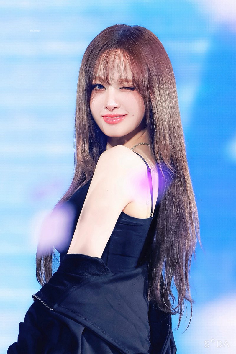 𝙡𝙞𝙯_𝙖𝙣𝙞𝙚𝙮𝙤 tweet media