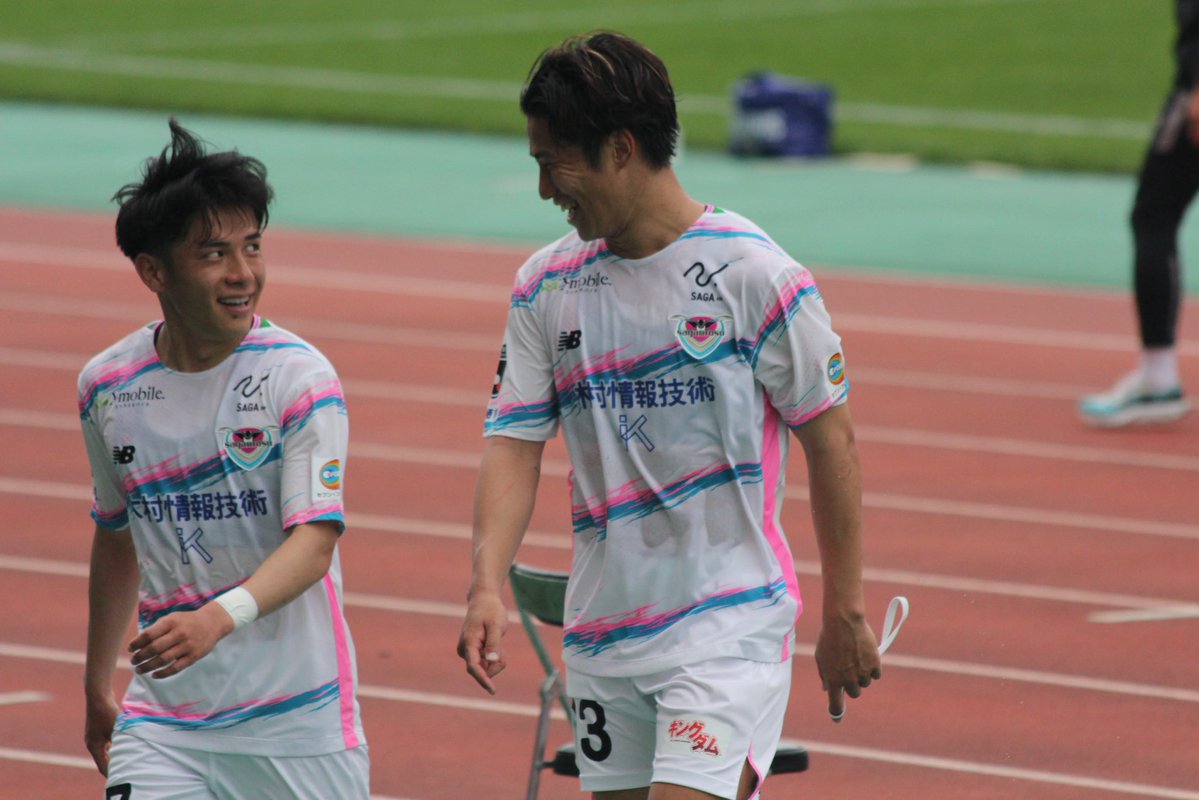 あんな tweet media