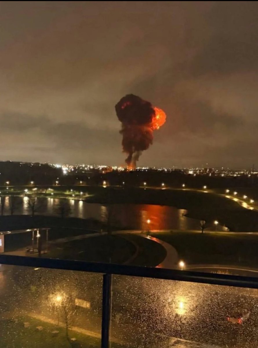 ovojwhn's tweet image. DRAKE - Episode 4 OTW 
it looks like drakes had to get a permit for his explosions for the new music video otw ICEMAN SZNNN 🧊🥶#ovo #drake #iceman