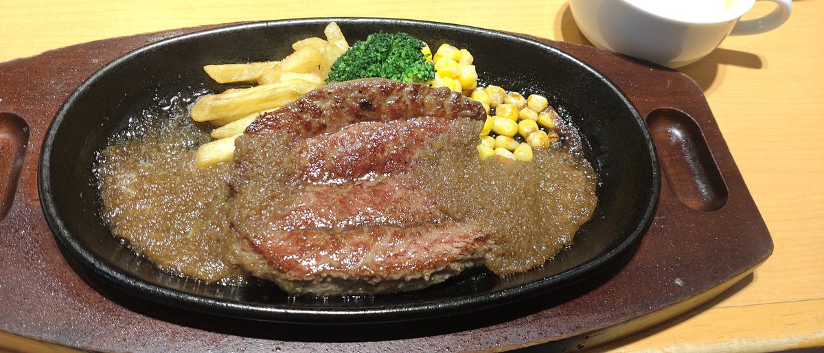 つよよん tweet media