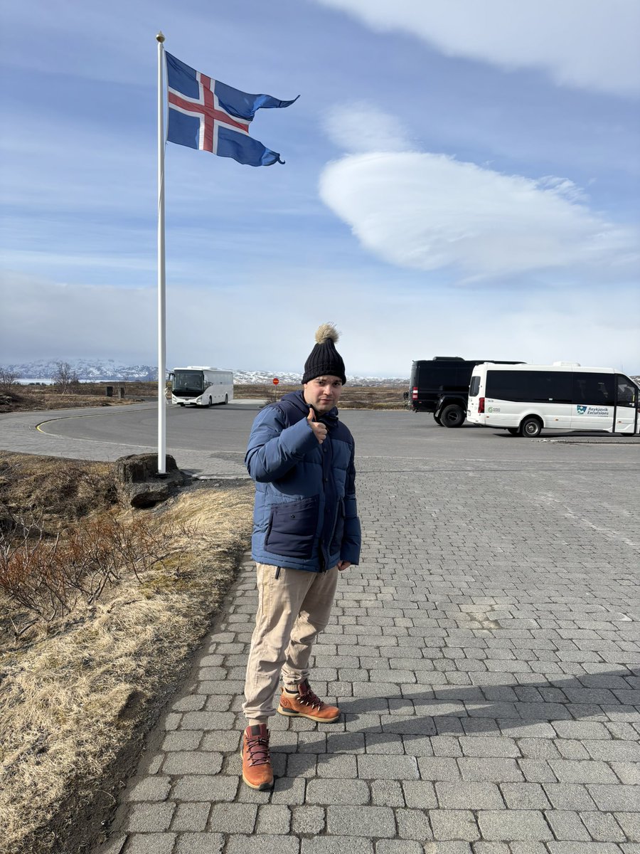 cocoxxmm12's tweet photo. Pasando el día en Islandia🇮🇸😍🏔️ #iceland #islandia #cascadas #gulfoss #waterfall #frio #ice #reykiavik #reikiavik #cool #pasandoeldia #tour #visitando #recorrido https://t.co/YxQqmEm2zZ