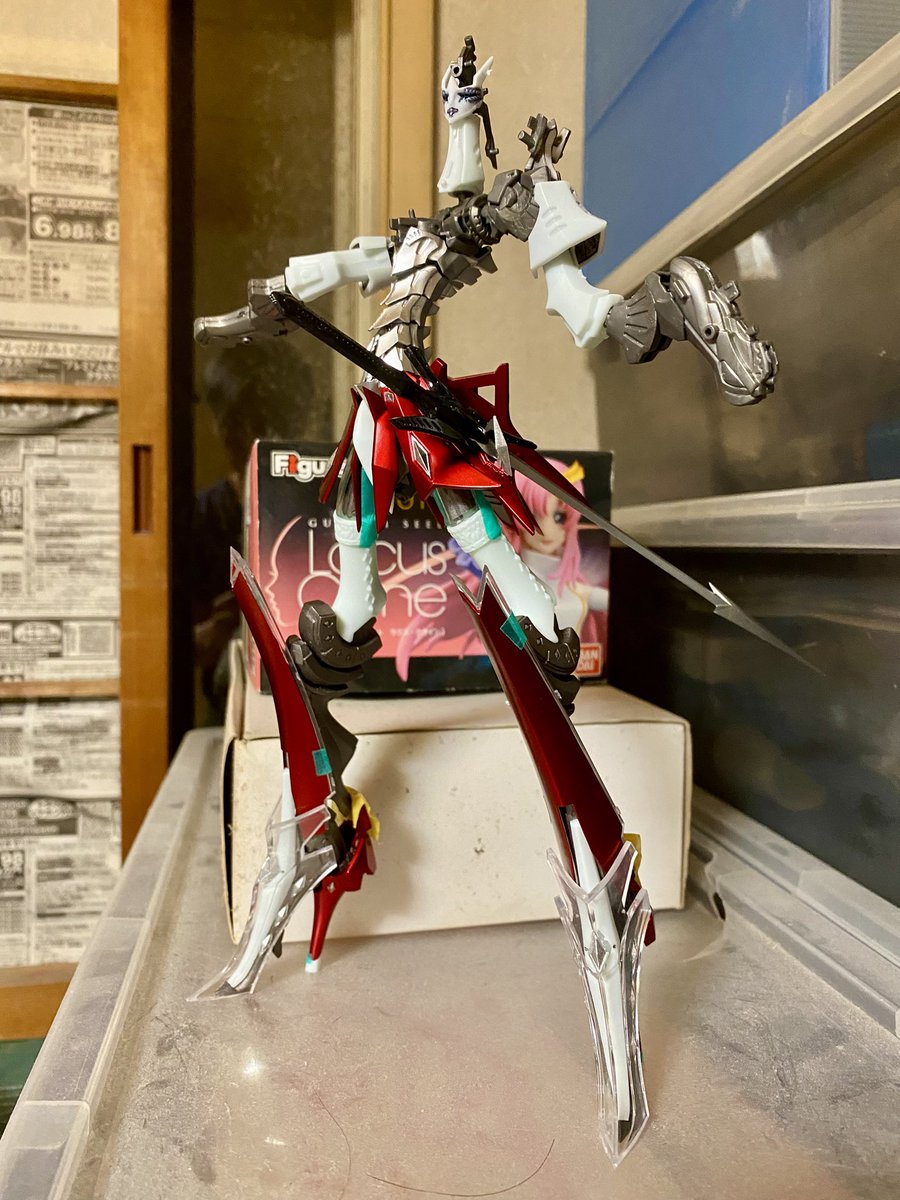 kline_johnny's tweet photo. ABSパーツのポッキリを予備パーツで修復したりして進行いまいちですが🤣

ジャバラより下半身はいい感じ‼️
キャンディ塗装も慣れて来ました〜👍🏻
#カイゼリン 
#FSS_jp #ボークス https://t.co/3zTwl419Qm