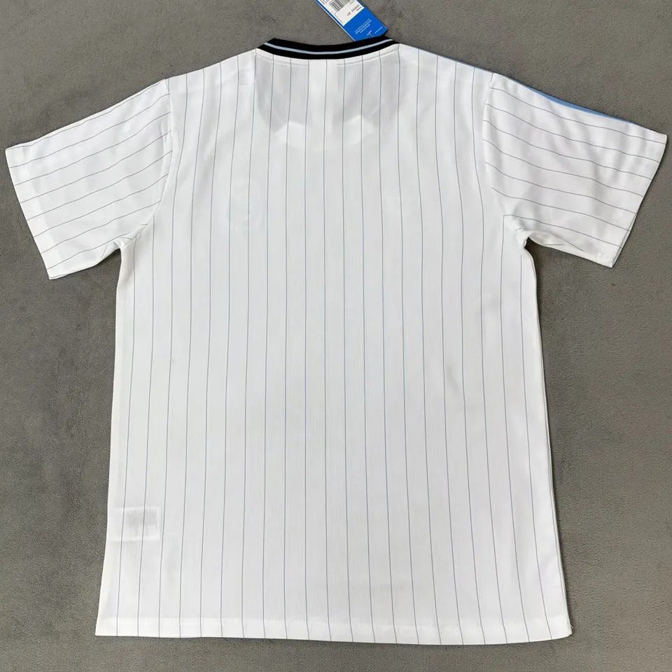 2026/27 Argentina Estilo Retro Fans Camiseta de fútbol👉Directo：kitmm1.com/2026-27-Argent…