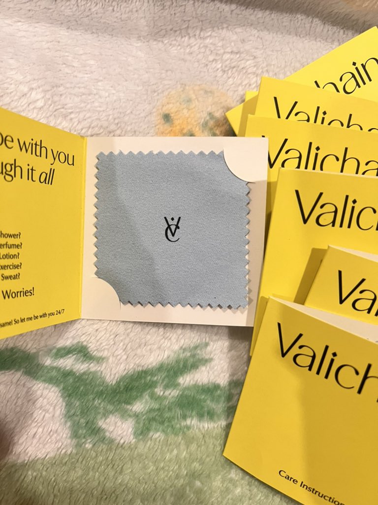 privateuknw's tweet photo. ขอส่งต่อผ้าเช็ดเครื่องประดับของ Valichain ค่า ซื้อแบรนด์นี้ไว้เยอะ พอดีเคลียร์กล่องเเล้วเจอผ้าเต็มเลย

ผืนละ 50฿  ( มี 8 ผืน )

#valichainส่งต่อ #valichain #ส่งต่อvalichain #ส่งต่อ #สร้อยคอ #ส่งต่อเครื่องประดับ #เสื้อผ้ามือสอง #ส่งต่อเสื้อมือสอง #โล๊ะตู้ https://t.co/W99mBrBxtN