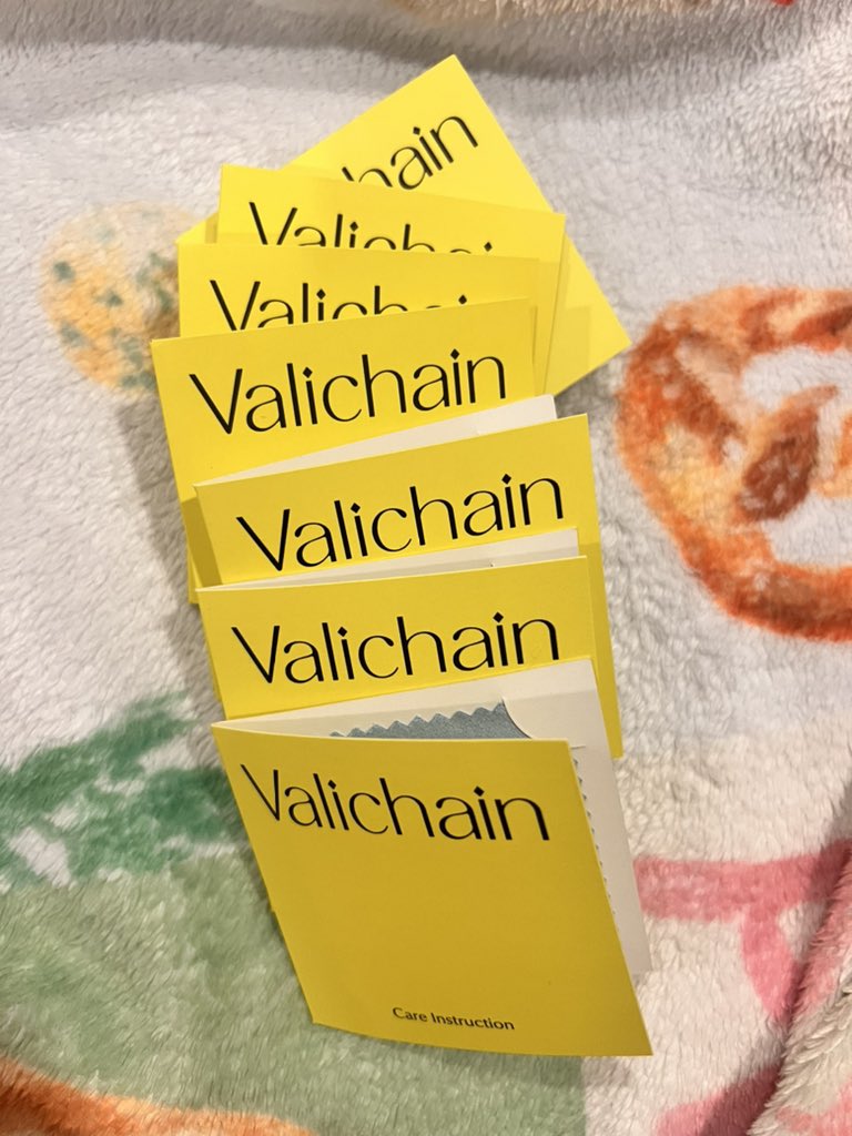 privateuknw's tweet photo. ขอส่งต่อผ้าเช็ดเครื่องประดับของ Valichain ค่า ซื้อแบรนด์นี้ไว้เยอะ พอดีเคลียร์กล่องเเล้วเจอผ้าเต็มเลย

ผืนละ 50฿  ( มี 8 ผืน )

#valichainส่งต่อ #valichain #ส่งต่อvalichain #ส่งต่อ #สร้อยคอ #ส่งต่อเครื่องประดับ #เสื้อผ้ามือสอง #ส่งต่อเสื้อมือสอง #โล๊ะตู้ https://t.co/W99mBrBxtN