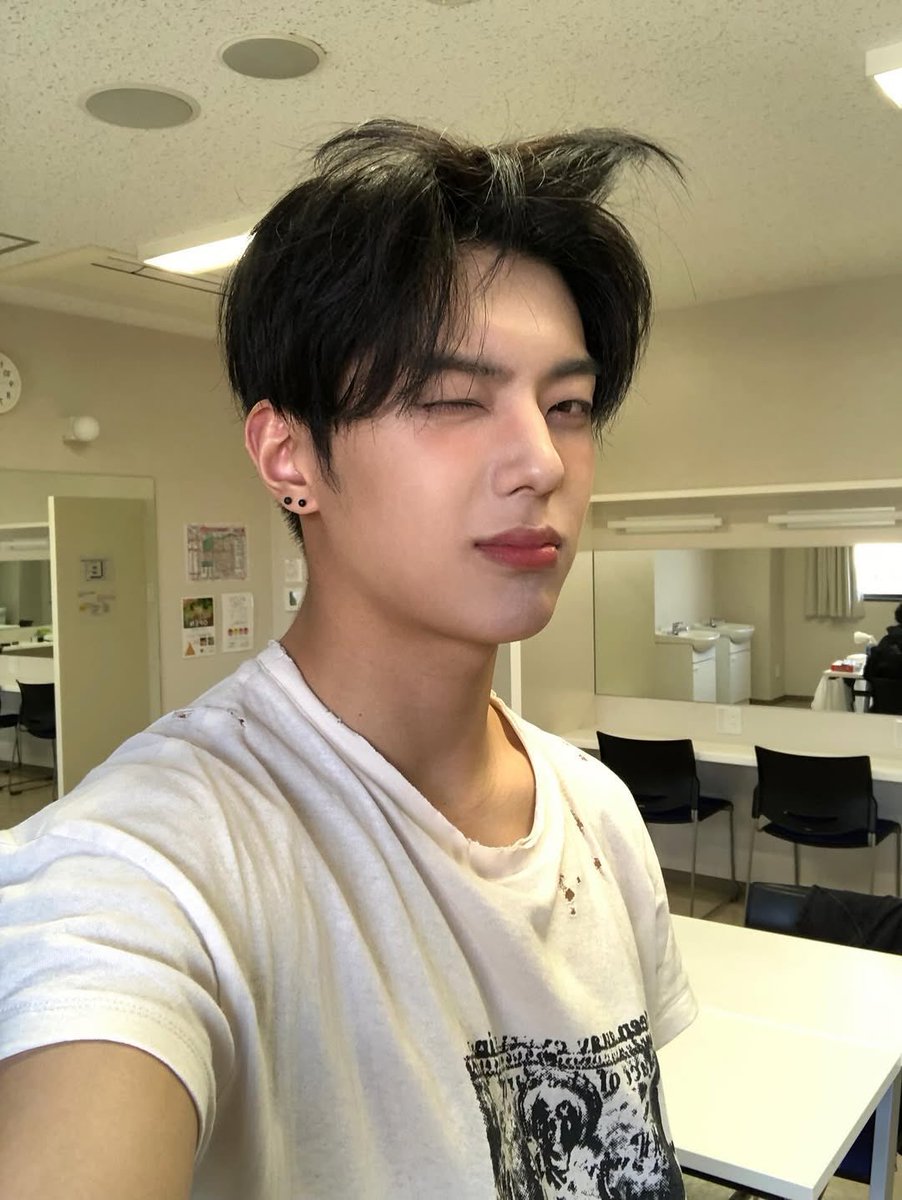 𝘮𝘦 🤍ྀི tweet media