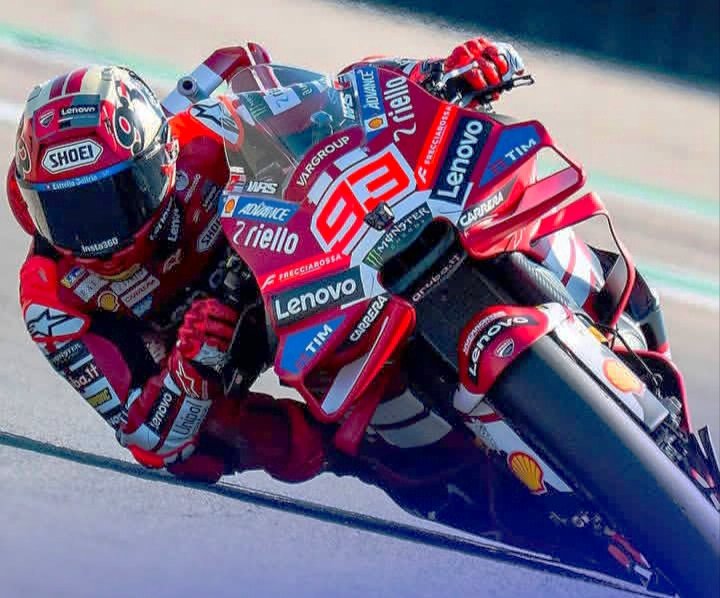 Luciano Quaranta🦅🏹🐴❤️✈️ tweet media