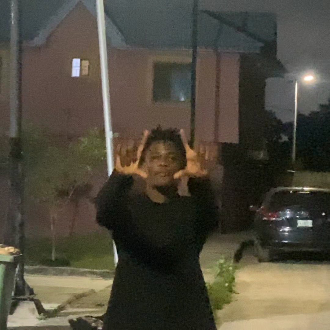 Toni~toniloba tweet media