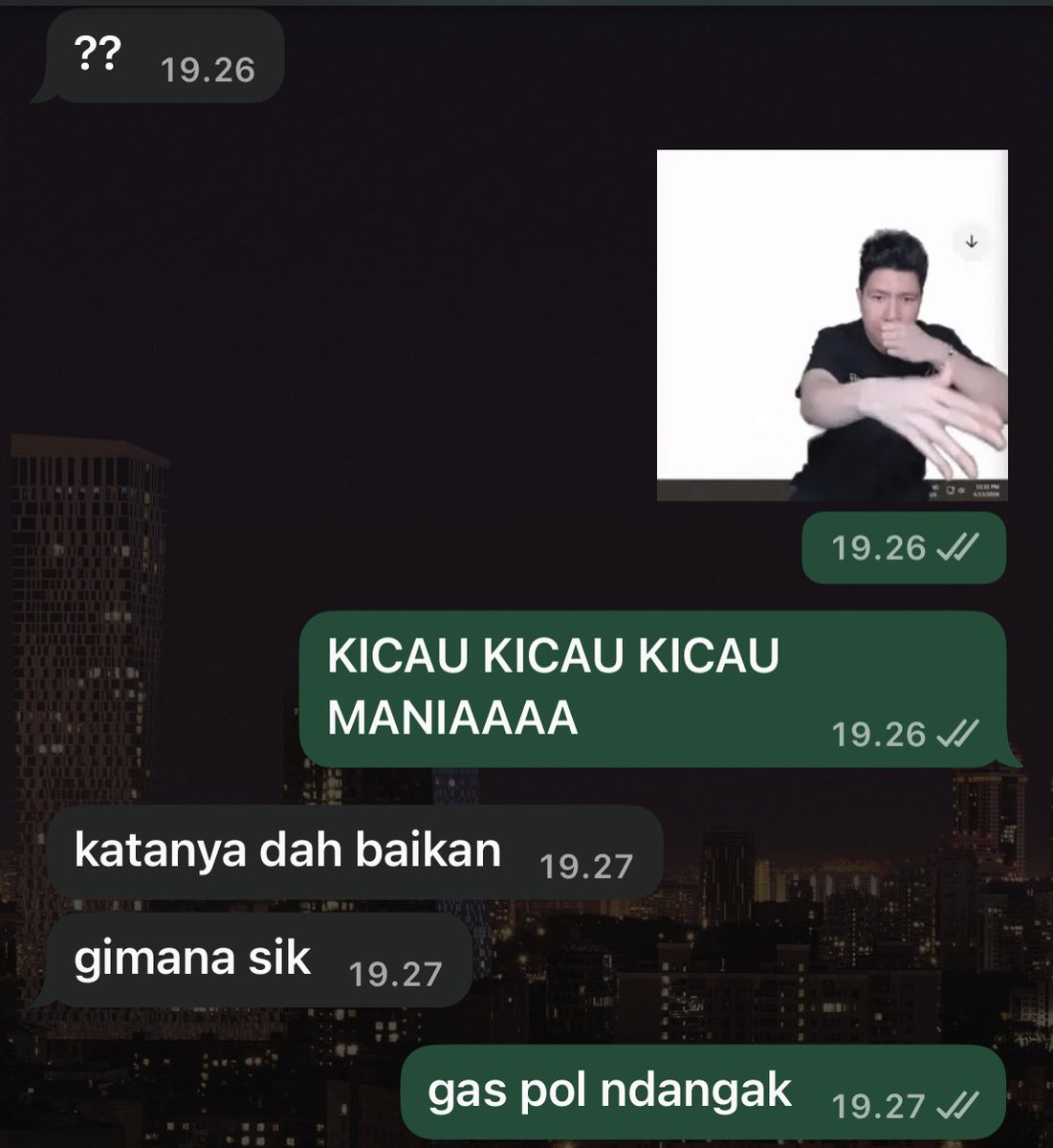 Aku suka menjawab pertanyaan dengan kicau mania💋