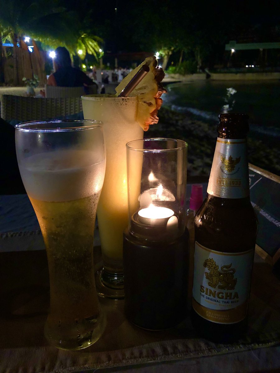 guidebkktour's tweet photo. After sunset is Happy hour &amp; Happy water, it’s beer O’Clock! Cheers 🍻 

#BeerOClock #Cheers #GuideBangkok https://t.co/GWhRwQnalk