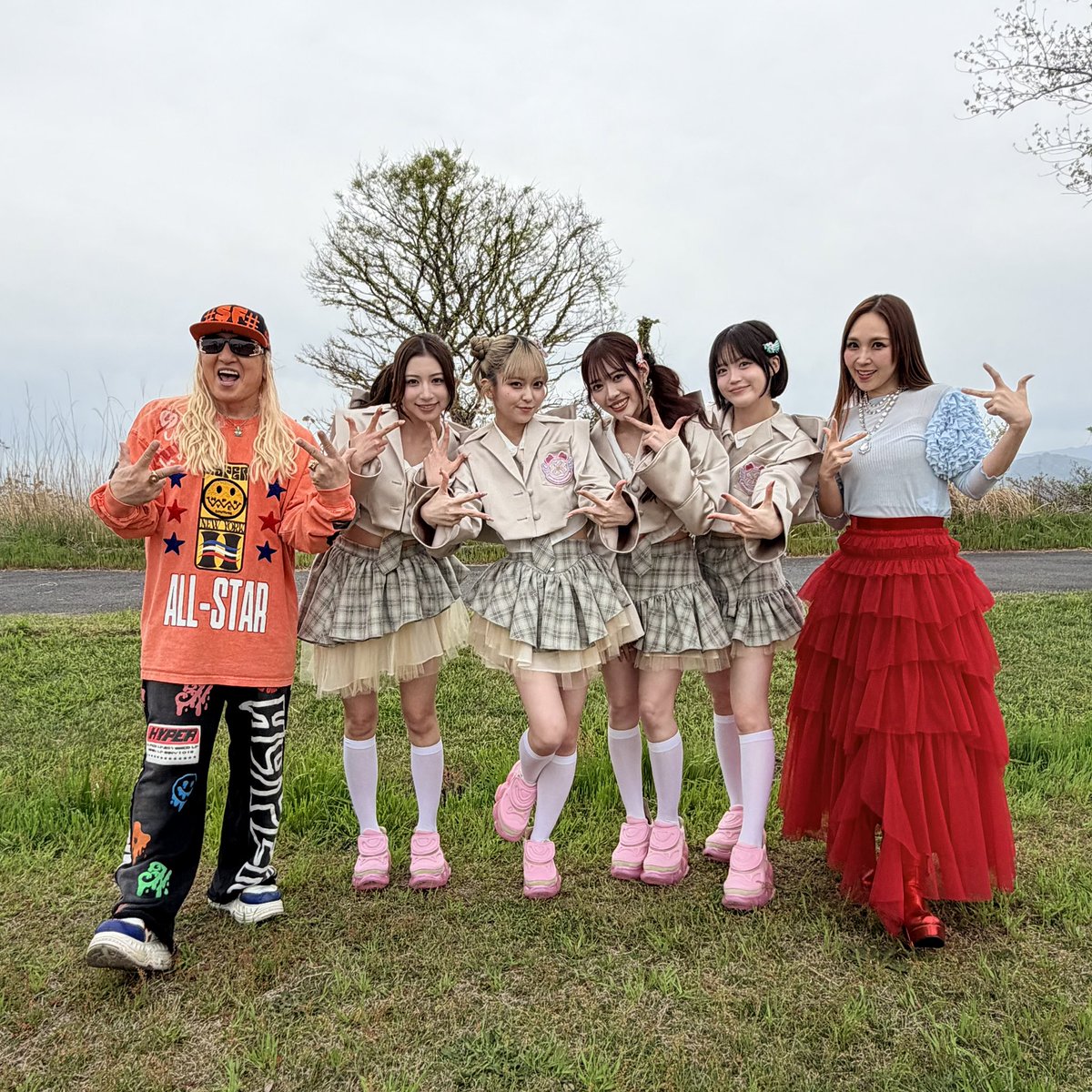 D J K O O tweet media