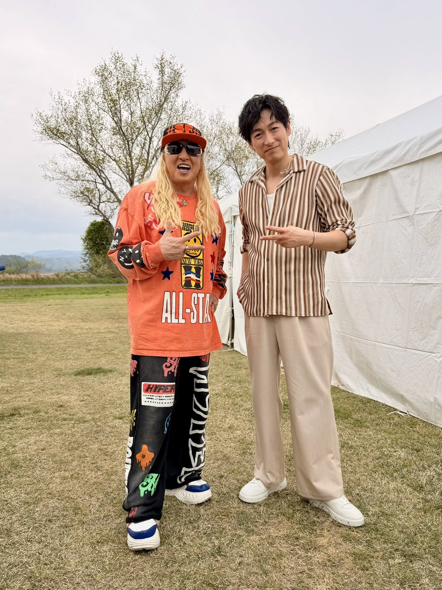 D J K O O tweet media