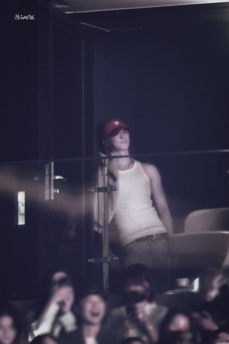 pastelmoon ✈︎ tweet media