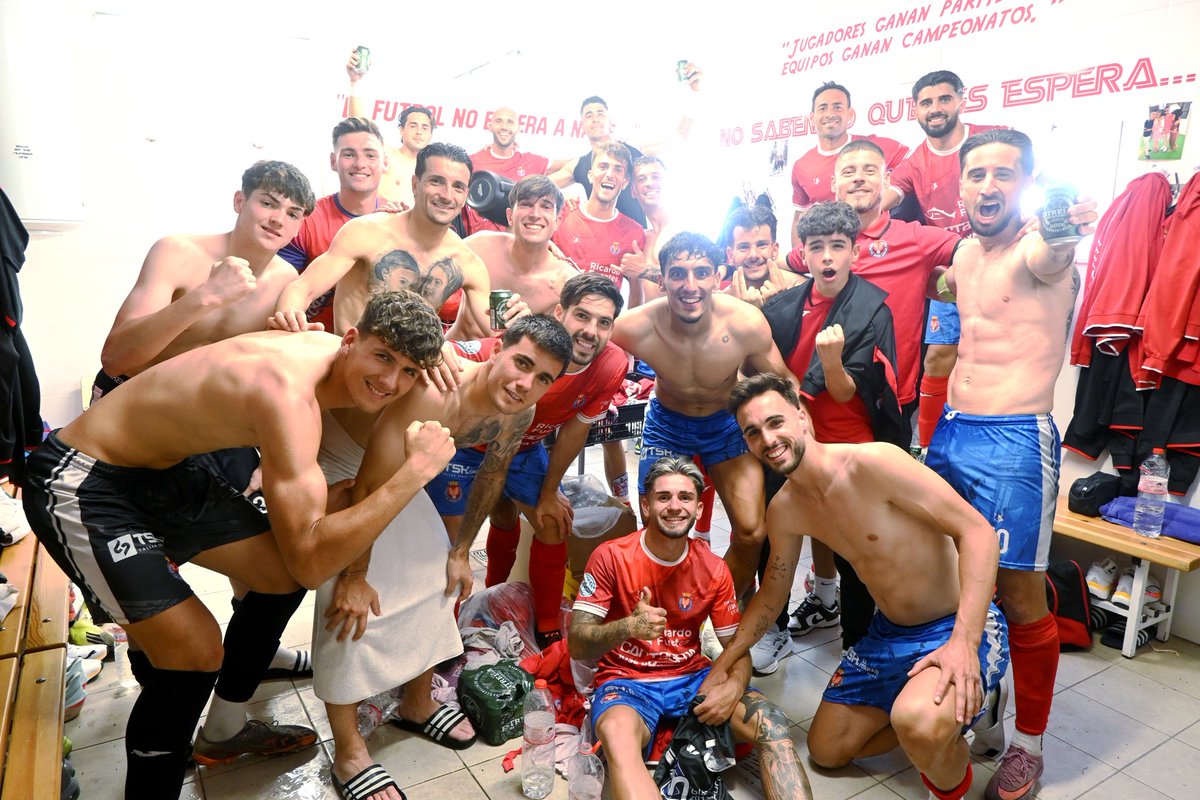 DeportivaMinera's tweet photo. 🗡️¡EL COLISEO ES SUYO!

⭐Ricardo Fuentes 

#DeportivaMineraXerezDFC https://t.co/rYFvn5PhUr